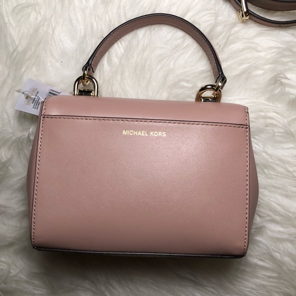 Brand new Michael kors text polished crossbody bag - Picture 4 of 8